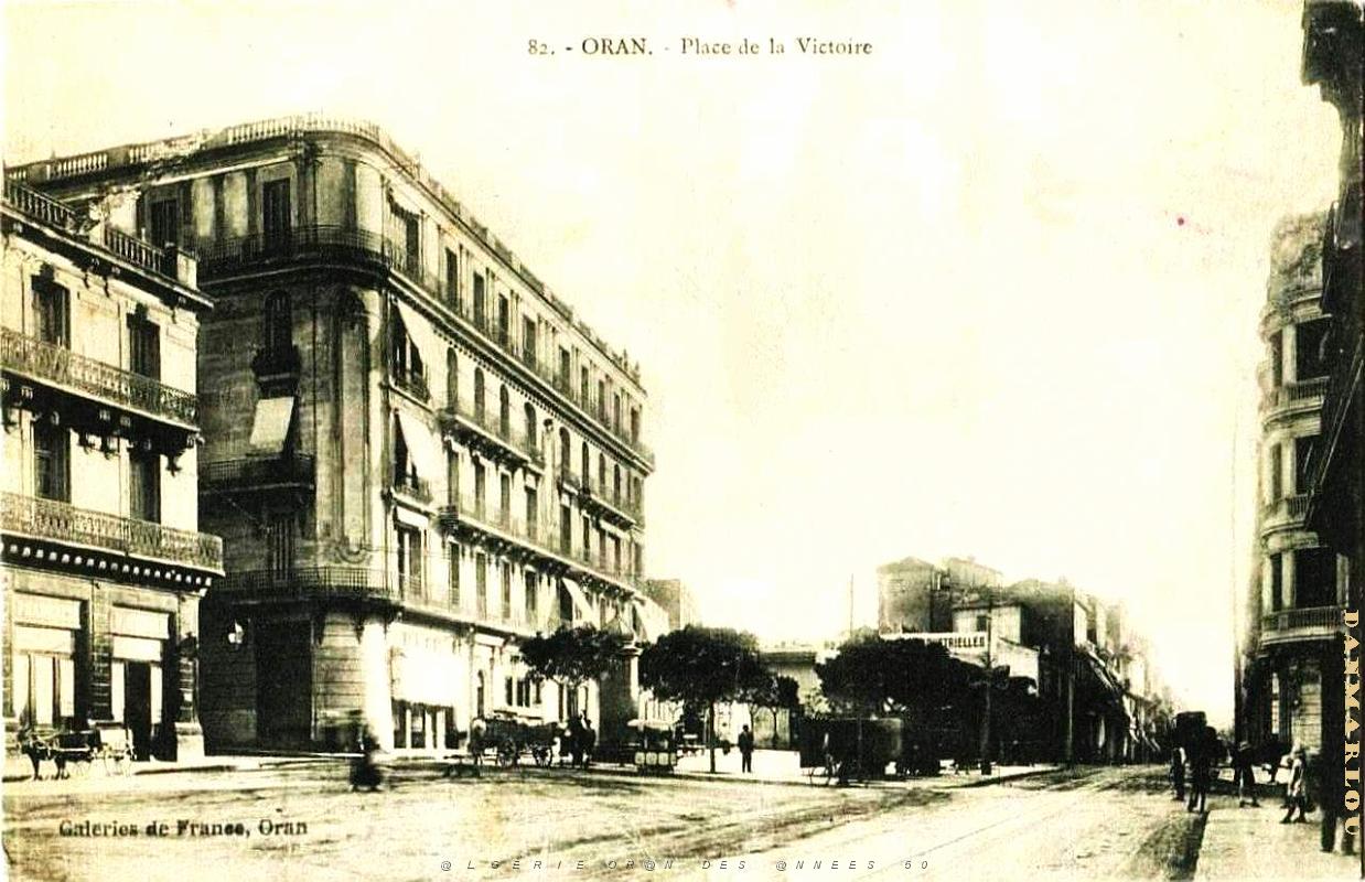 RA g- 005- Place des Victoires.jpg